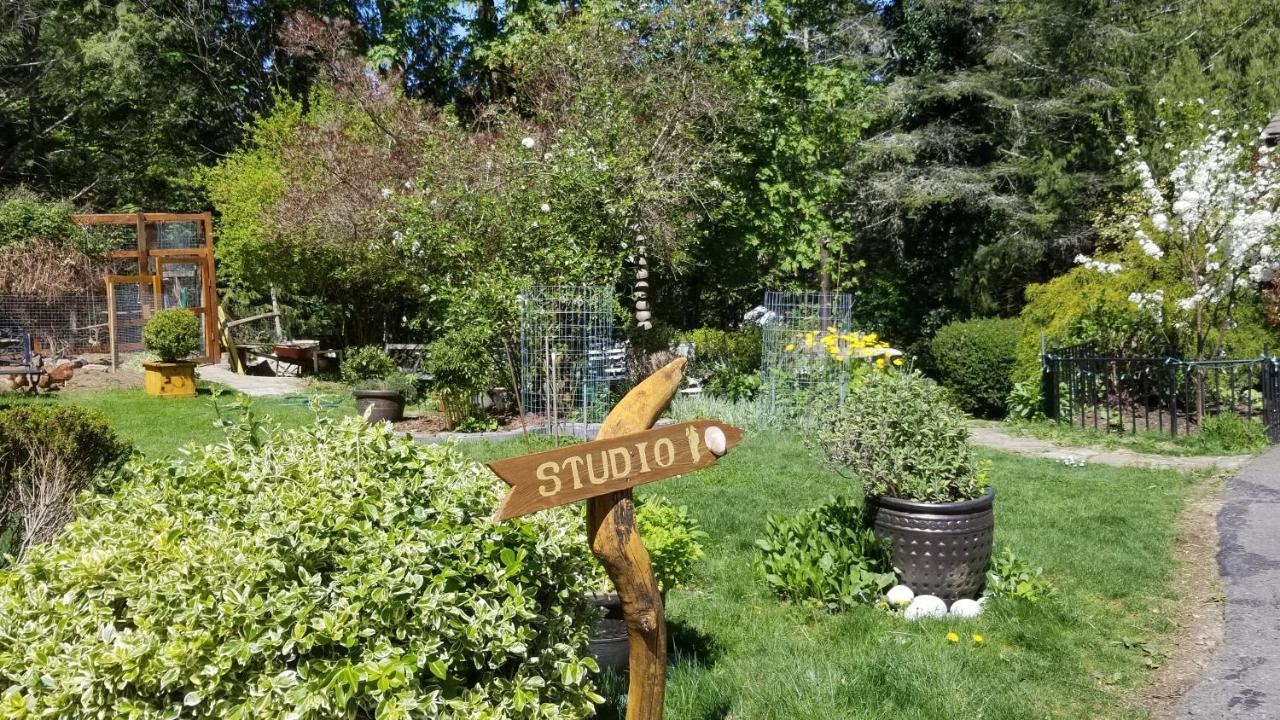 בית הארחה Metchosin 	Sacred Pilgrimage Studio מראה חיצוני תמונה